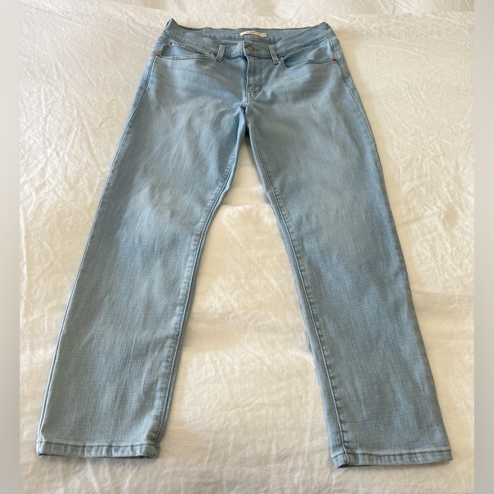 Levis | Women’s 30 (26” Inseam) Light Wash Boyfriend Jeans Mid Rise Straight